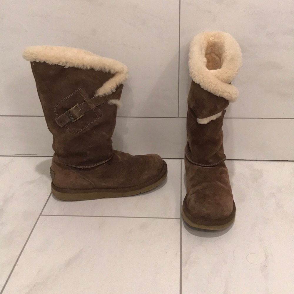 Ugg snow boots